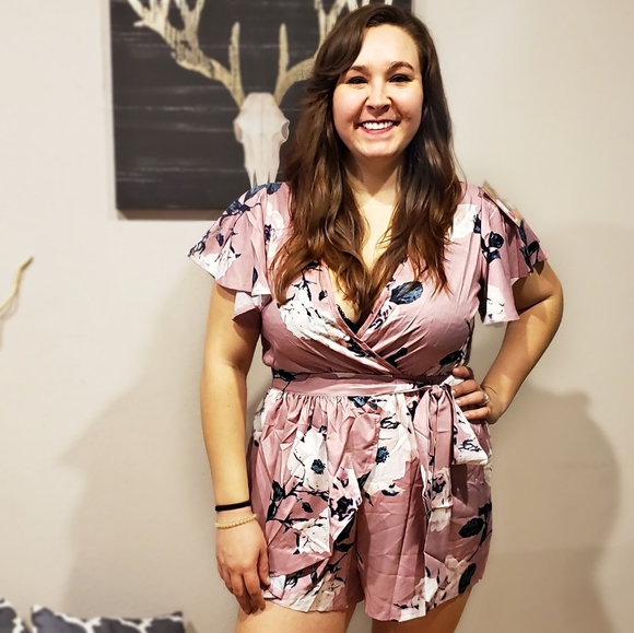 LAST ONE! Pink Floral Romper - Picture 3 of 8